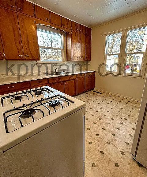 705 10th St NE — Photo 7