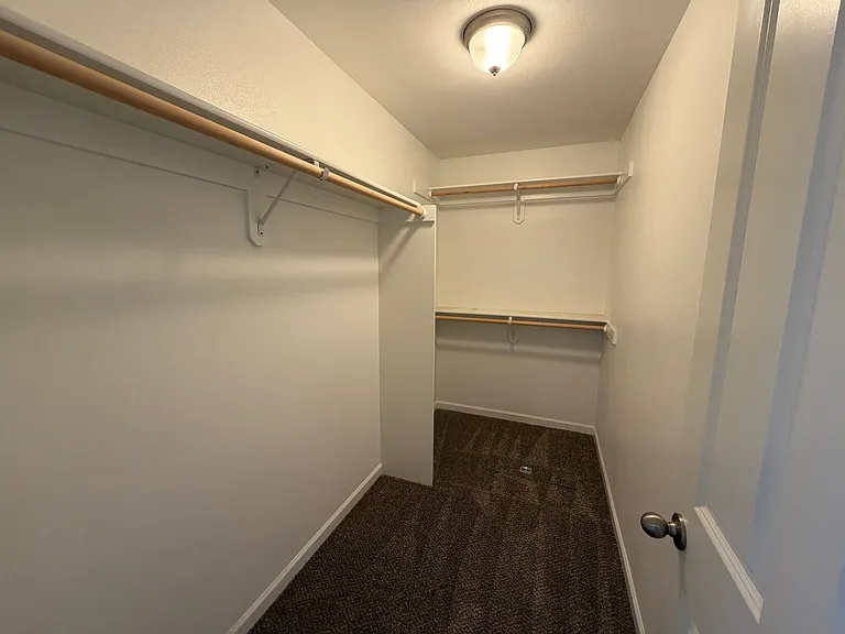 1450 Gooseberry St — Photo 6
