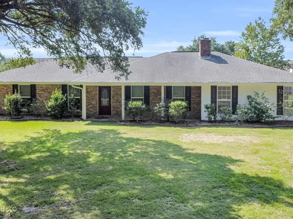 530 Bismark St, Bay Saint Louis, MS 39520