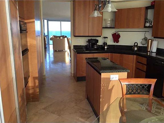 4th image of 17555 Collins Ave #2423