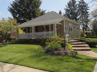 245 Devon Ave, Park Ridge, IL 60068