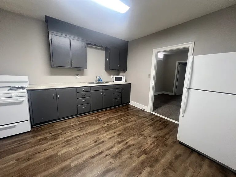 60 E Louther St #3 — Photo 4