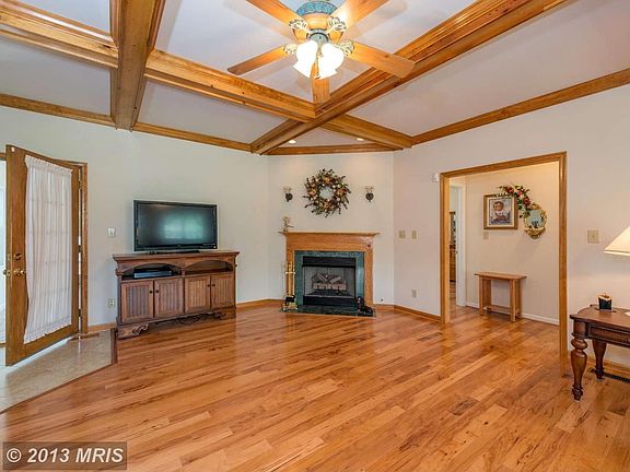 3rd image of 15 Chapel Heights Dr