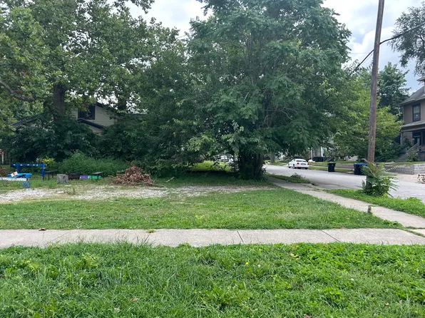 701 N Evans St, Bloomington, IL 61701