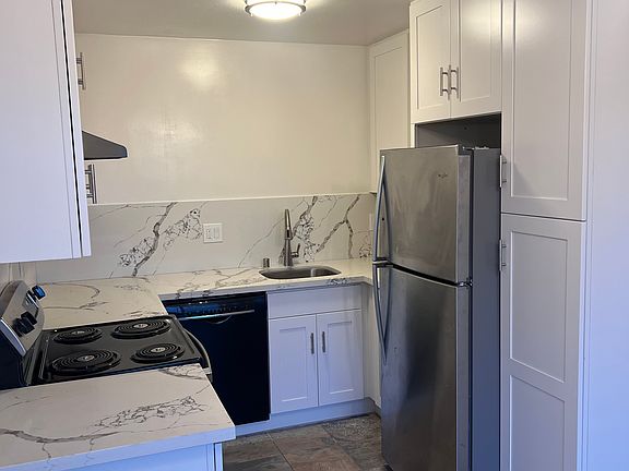 5th image of 2280 Green St APT 104