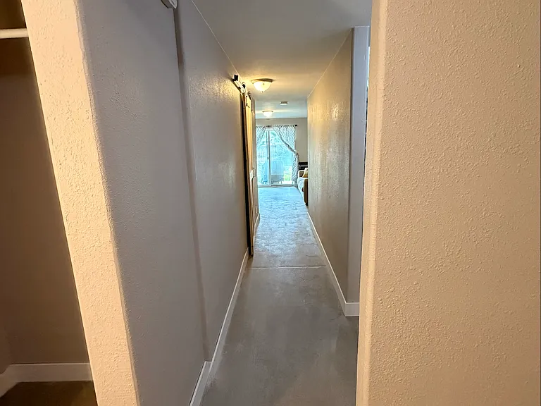 2031 Oakcrest Cir — Photo 32