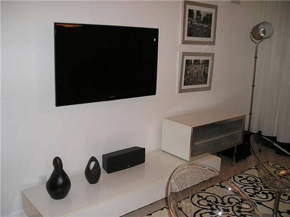 3rd image of 2190 NE 68th St APT 507