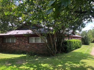 702 N 6th St, Hugo, OK 74743