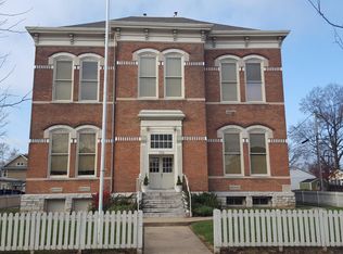 722 Pearl St APT D, Columbus, IN 47201