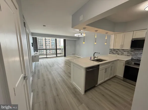 5505 Seminary Rd APT 917N, Falls Church, VA 22041
