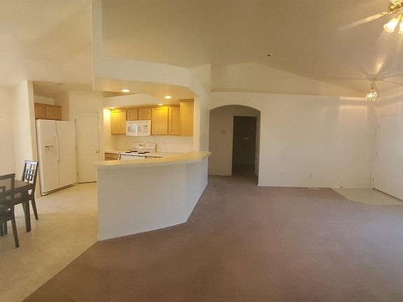3rd image of 67 S Belhaven Way