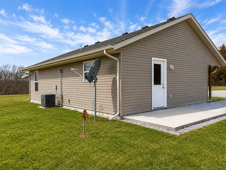 1546 Florence Dr — Photo 16