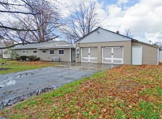 1406 Stewart Ave, Levittown, PA 19057
