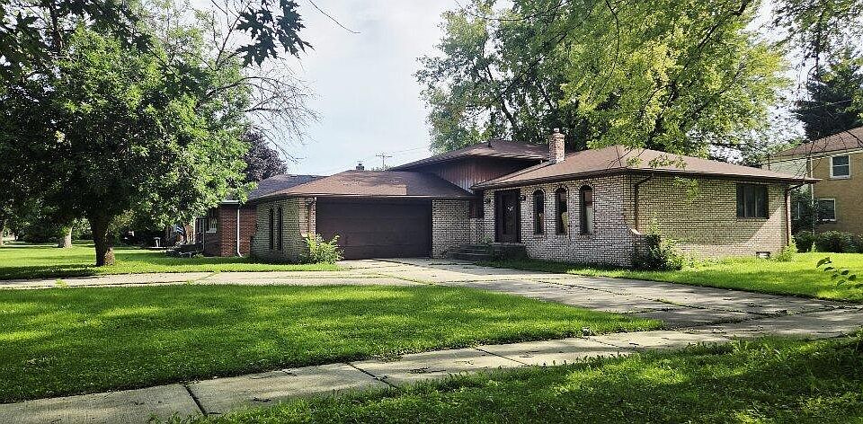 1st image of 7945 Hohman Ave