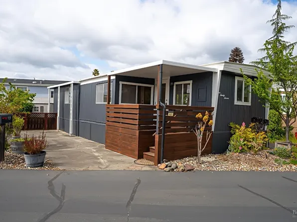 127 Coachman Ln #13, Santa Rosa, CA 95404