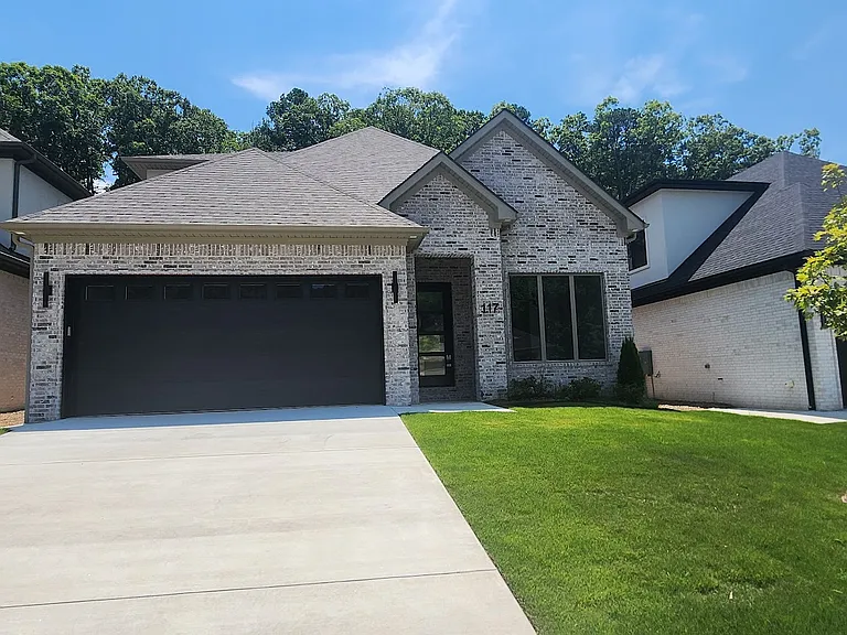 117 Kinley Loop — Photo 1