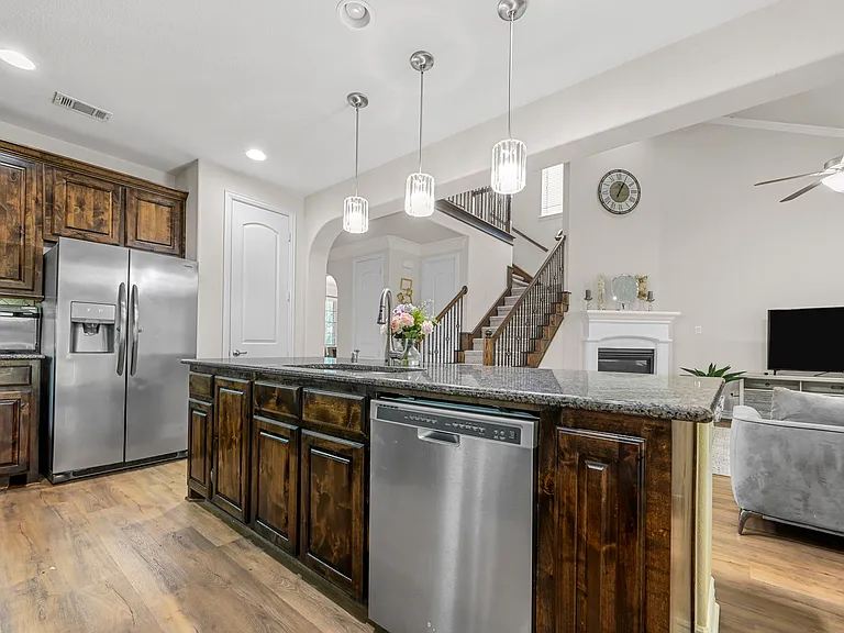622 Newchester Dr — Photo 8