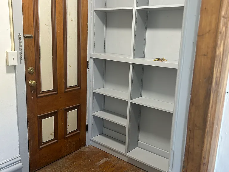 111 S Main St #4 — Photo 3