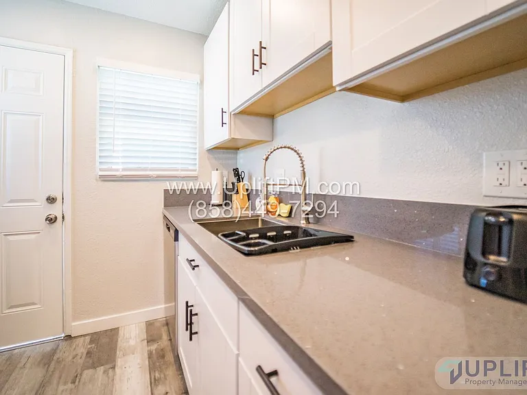 4237 Swift Ave — Photo 25