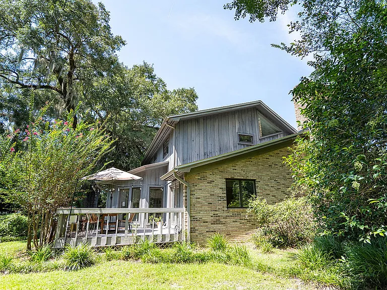 3724 Longchamp Cir — Photo 46