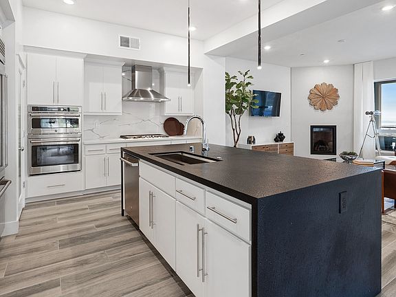 6809-skyview-drive.51895.p1k-2.007.web