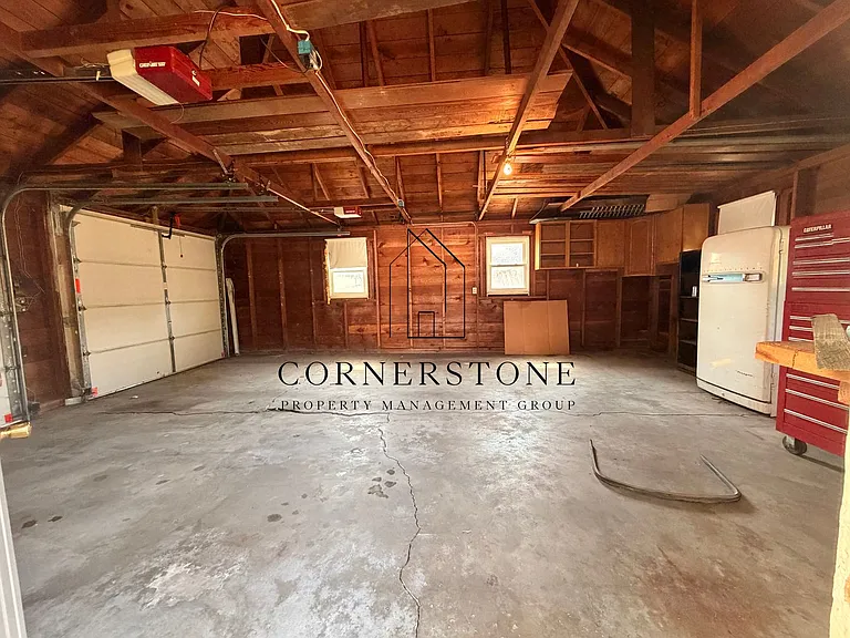 112 E Court St — Photo 10