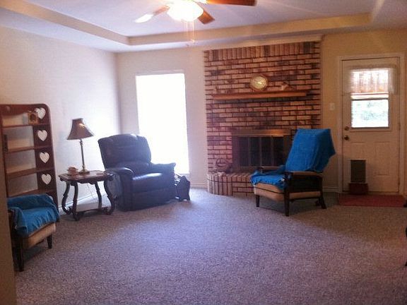 4th image of 703 Chancellor Dr