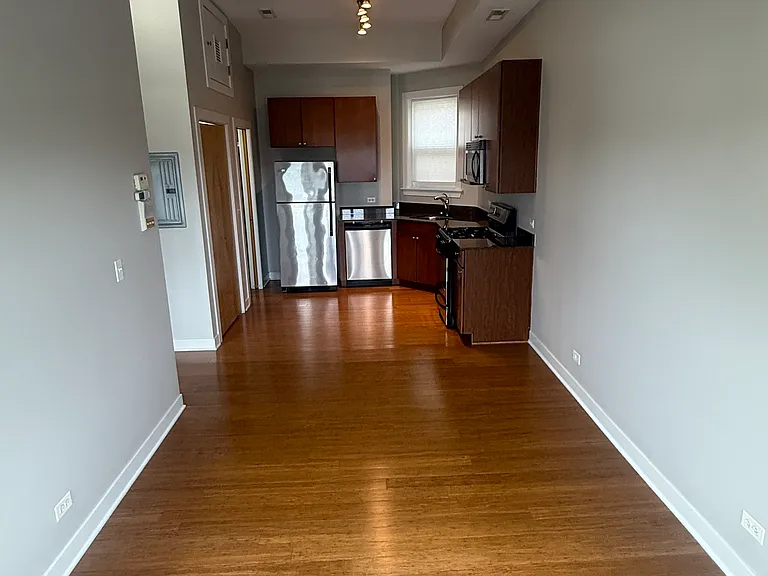 2407 N Clybourn Ave #4F — Photo 7