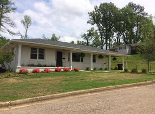 1206 Springdale Dr, Tupelo, MS 38804