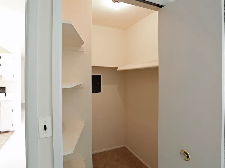 River Bend Apartments — Photo 7