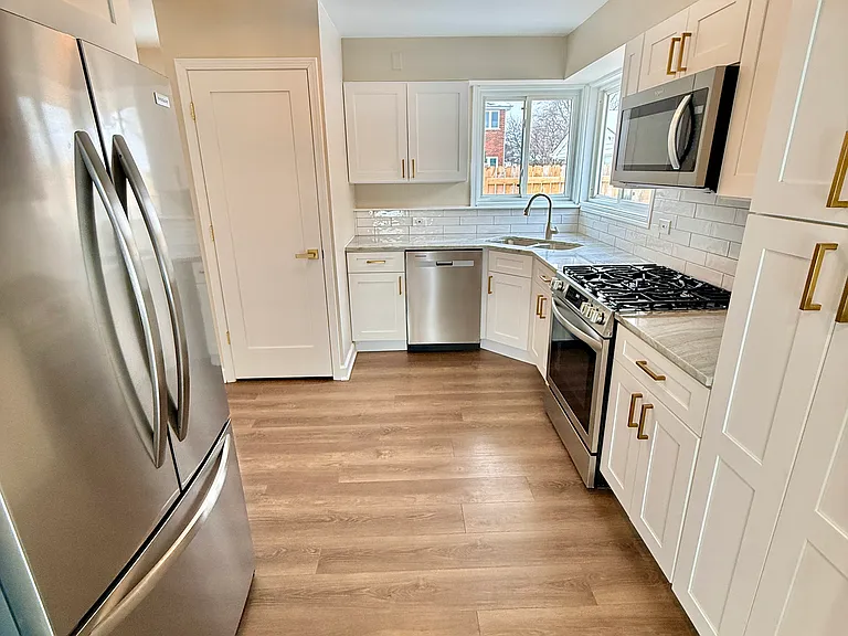 360 W Fremont Ave — Photo 3