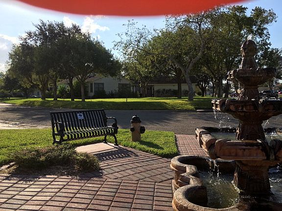 2nd image of 808 W Alice Ave