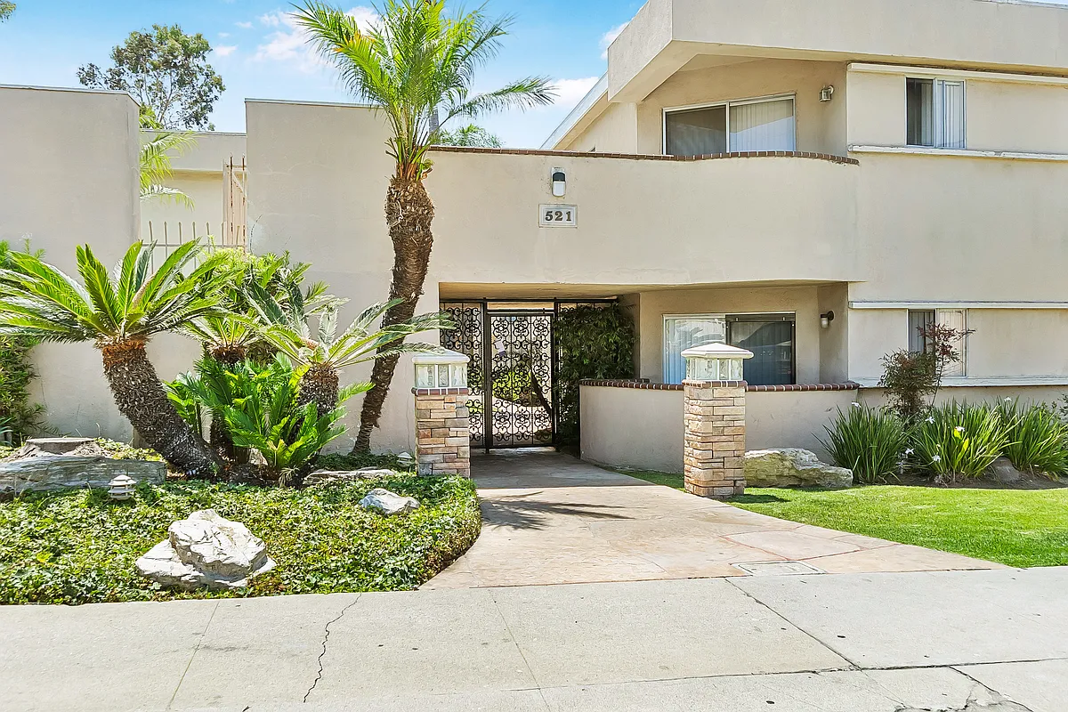 Building Photo - Inglewood Palms Apts