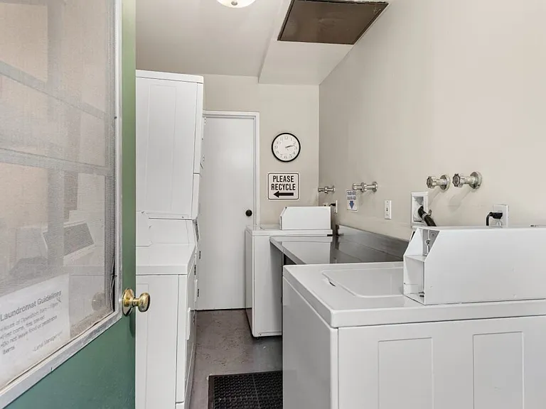 2557 Sir Francis Drake Blvd #1 — Photo 14