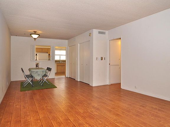 5th image of 215 N Kenwood St APT 209