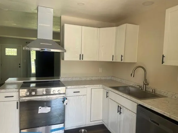 3592 Myers St, Riverside, CA 92503