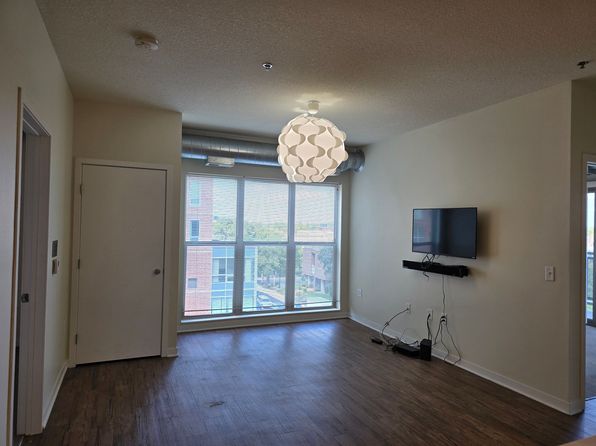 1000 University Ave SE APT 306