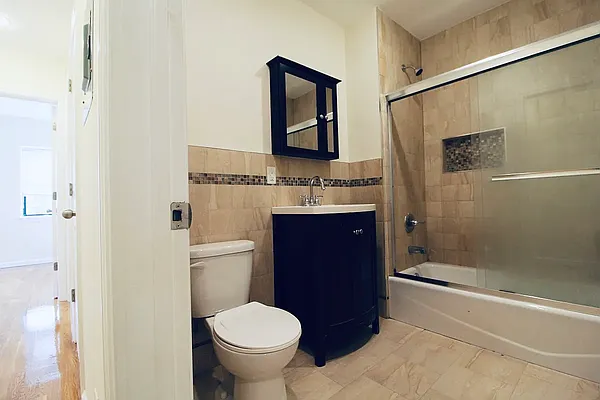 Rented by New York Realty Minimax Inc | media 19