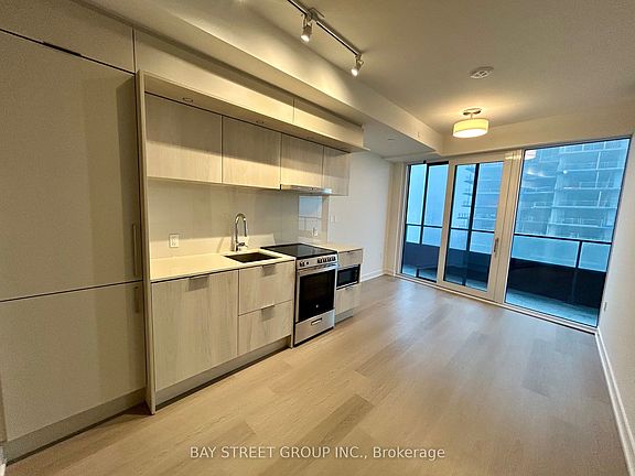4th image of 448 Burnhamthorpe Rd W #1212