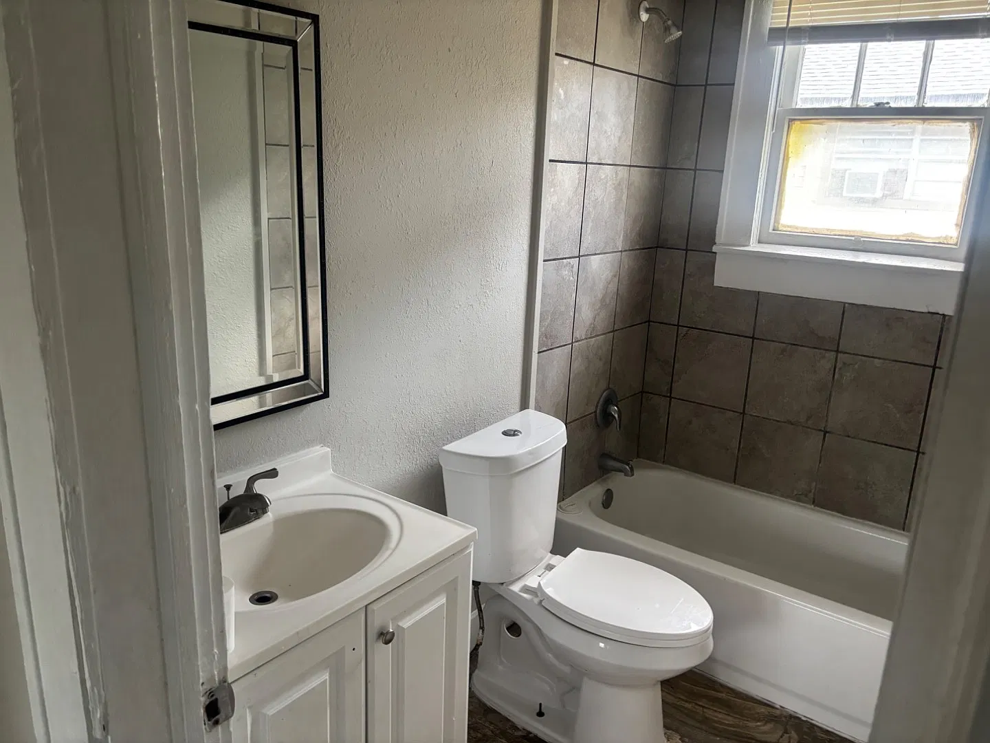 1747 Thelma St — Photo 3