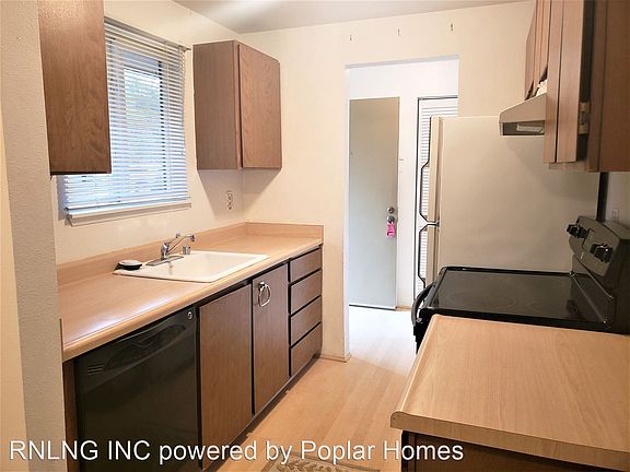 5th image of 14130 SE 17th Pl APT C1