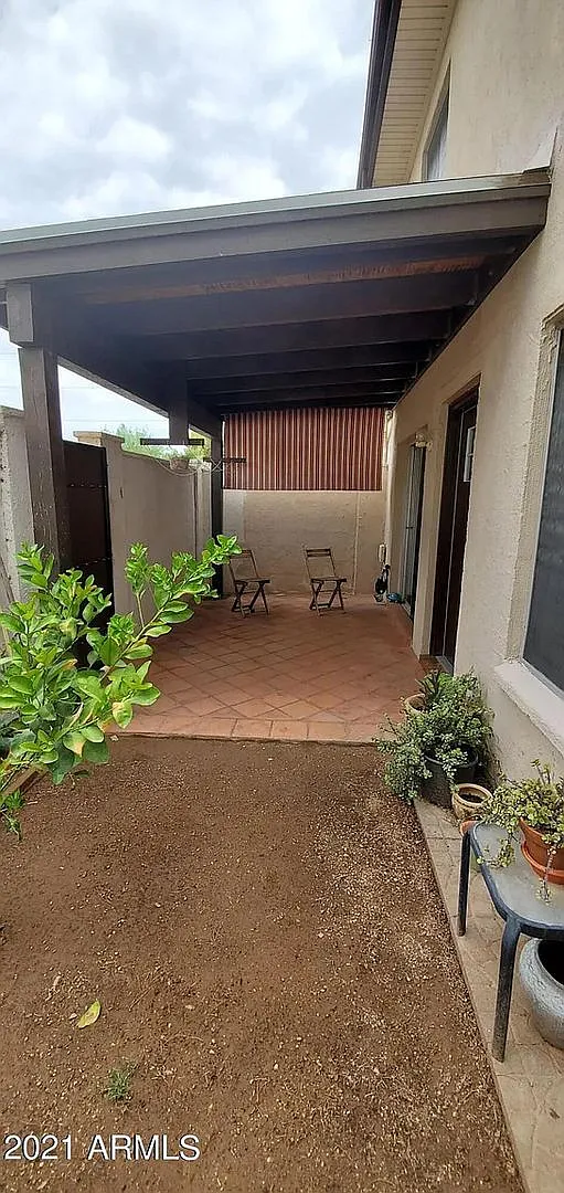 Charming 2BR Condo in Phoenix — Photo 3