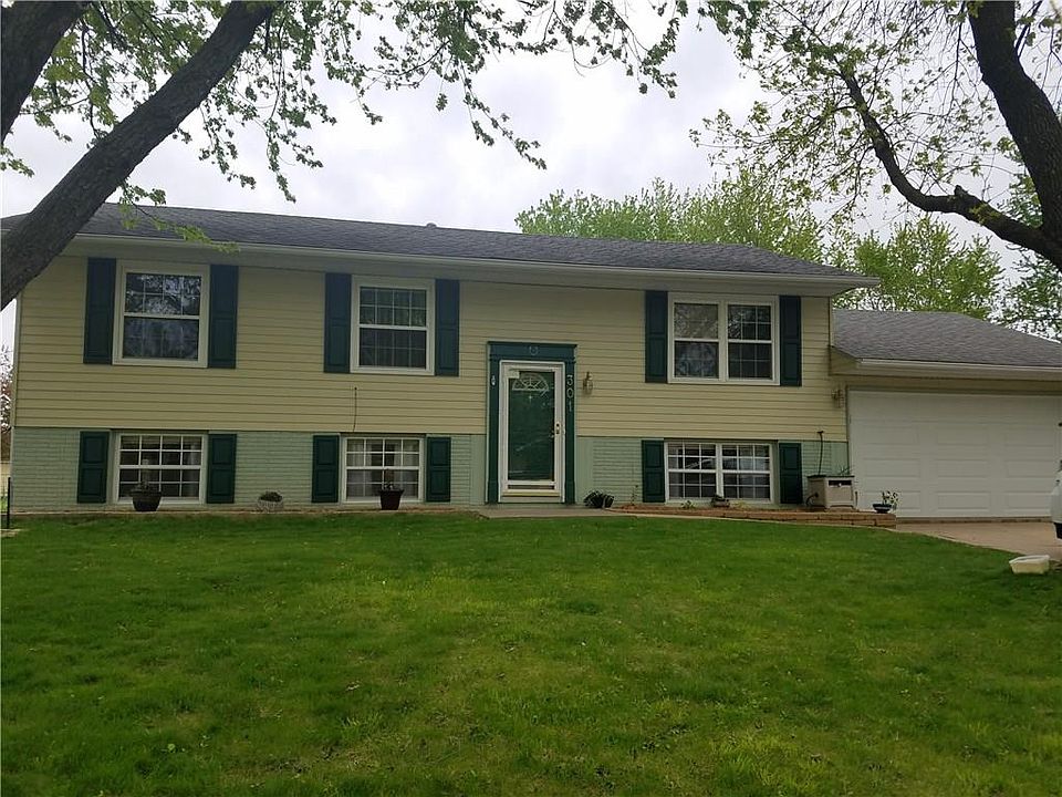 1st image of 301 NW Bayberry Ln