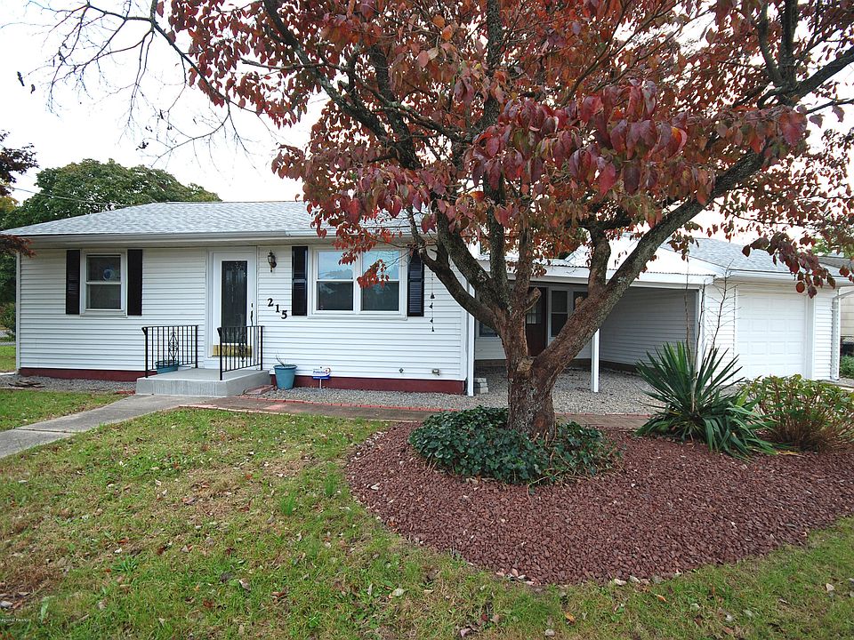 1st image of 215 Bonnie Ave