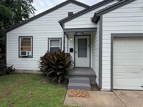 2nd image of 1441 Maple Dr