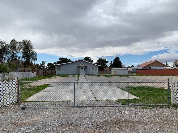 4th image of 5025 Roberta Ln