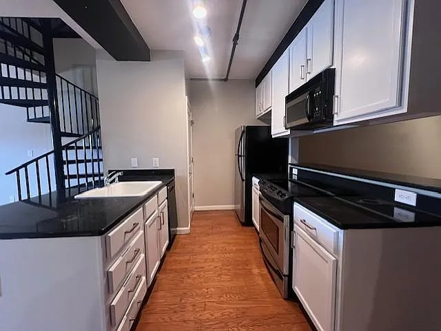 815 Porter St #313 — Photo 11