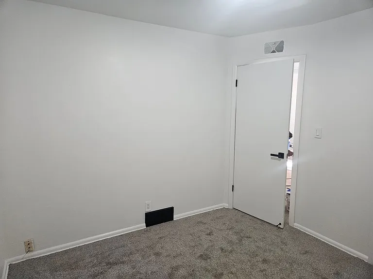 8708 W Villard Ave — Photo 9