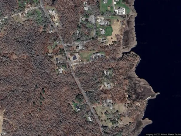 932 Drift Rd, Westport, MA 02790