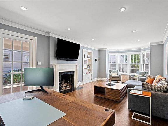 3rd image of 419 W 62nd St